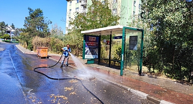 Temizlik için zamanla yarışıyorlar