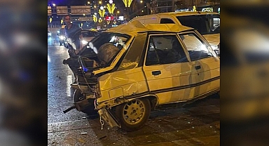 Yakıtı biten araç kazaya neden oldu