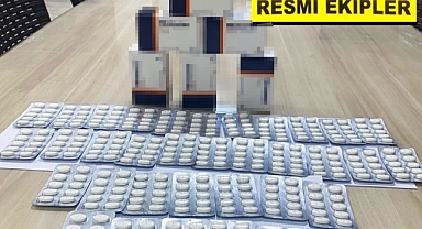 Durdurulan 2 şüphelinin üzerinden 350 uyuşturucu hap çıktı