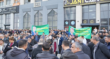 Maaş zammı müjdesini halay çekerek kutladılar