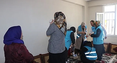 Yetim çocukların yüzü güldürüldü