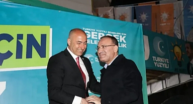 Aksoy'un seçim bürosu açılışı mitinge dönüştü