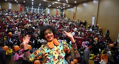 'Pijamaskeliler' Karaköprü'de Ramazan şenliklerine renk kattı