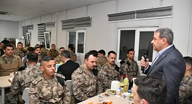Vali Şıldak Tel Abyad'da güvenlik güçleriyle iftarda buluştu