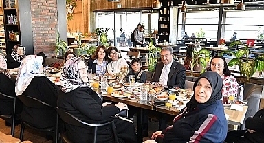 Vali ve eşi, engelli ve yaşlıları unutmadı