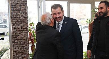 Vatandaşlar Baydilli'yi bağrına basıyor