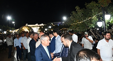 Mehmet Ekinci'nin en mutlu günü: Oğlunu evlendirdi, dualarla uğurladı!