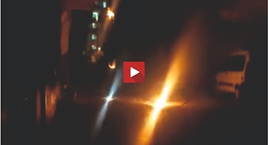 Elektrik kablosu bomba gibi patladı! O anlar kamerada