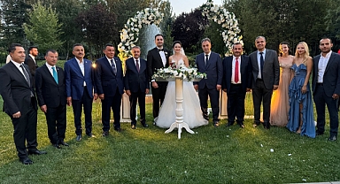 Emniyet Müdürü’nün oğlu mutluluğa ‘evet’ dedi! Ankara’da göz kamaştıran gece