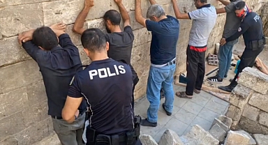 Uyuşturucu kullanırken suçüstü yakalandılar!