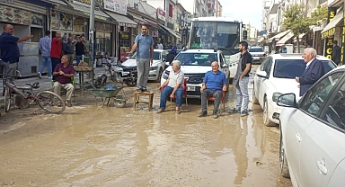 Büyükşehir’e sitem: 'Ya kazı yapmayın, ya tamamlayın!'