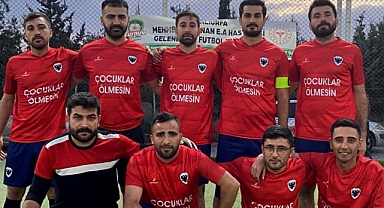 Göğüslerini gere gere oynadılar!