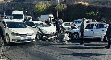Sanayi yolunda zincirleme kaza! Yaralılar var…