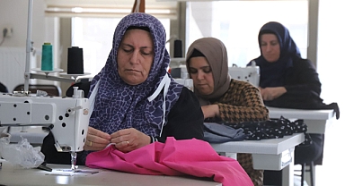 Kadınlar el emeğiyle geleceğini şekillendiriyor