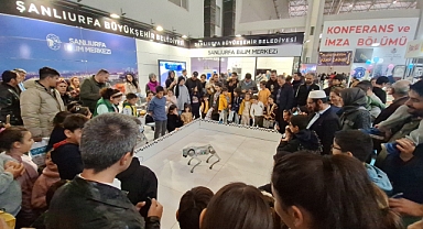 Kitap bahane robot köpek şahane