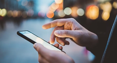 Telefonu tutuş şeklinize göre kim olduğunuzu öğrenin!