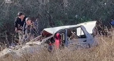 Akçakale yolunda dehşet anları! Otomobil sulama kanalına uçtu