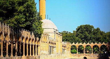 Balıklıgöl: Şanlıurfa’nın Kalbinde Sizi Bekliyor!