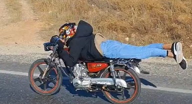 Otobanda tehlikeli yolculuk! O anlar kamerada