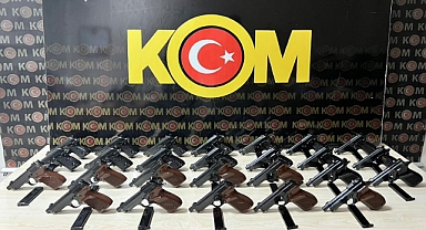 Baskın yapılan evlerden cephanelik çıktı