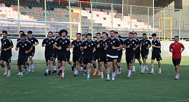 Karaköprü'de ayrılık rüzgarı başlıyor! 12 futbolcuya 'kulüp bulun' denildi