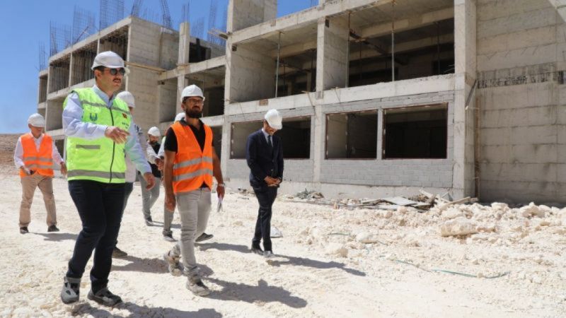 Vali Ayhan, Okul inşaatlarını denetledi