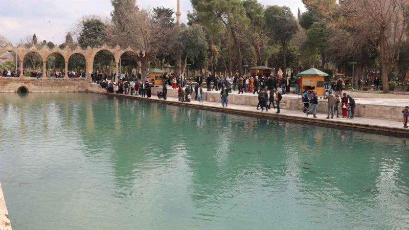 Urfa salgın öncesindeki turizm hareketliliğini yaşıyor
