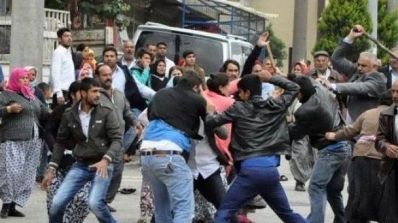 Urfa'da taşlı sopalı kavga: Çok sayıda yaralı var