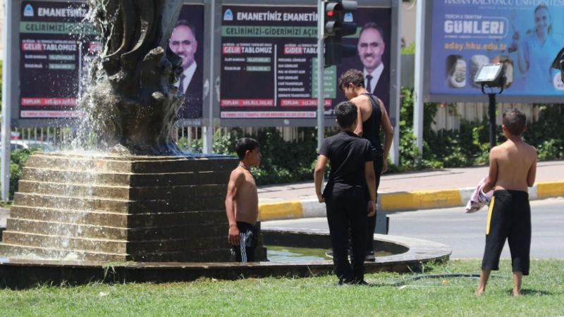 Urfa'da sıcak hava, hayatı olumsuz etkiliyor