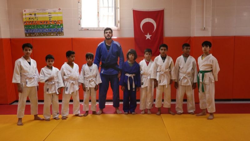 Akçakaleli gençler geleceğe umutla bakıyor