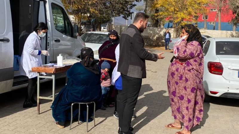 Şanlıurfa'da mobil ekipler hasta ve yaşlılara aşılarını yapıyor