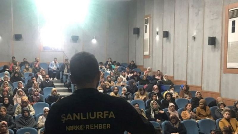 'En iyi narkotik polisi anne' seminerleri sürüyor