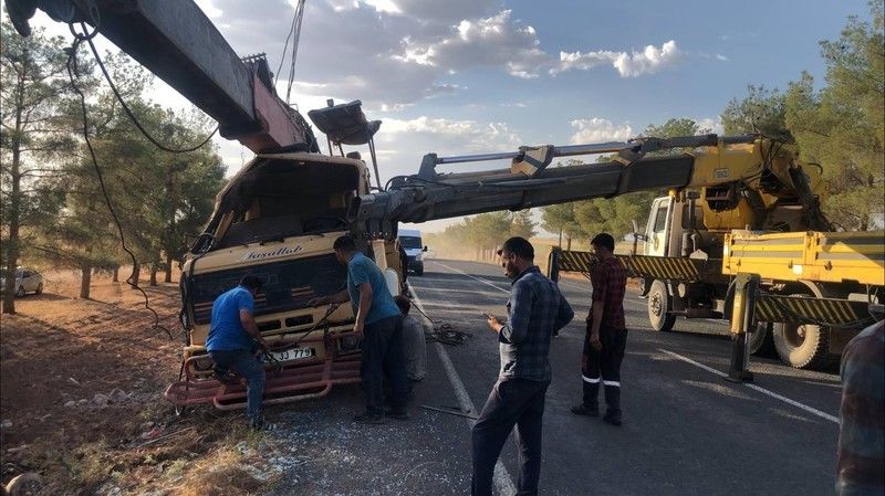 urfa'da vinç devrildi: 1 yaralı
