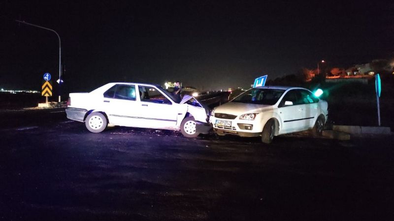 Urfa’da iki otomobil kafa kafaya çarpıştı: 5 yaralı