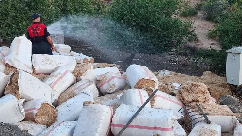 Elektrik panosunun yanmasıyla kül oldu