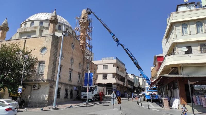 Urfa’da tehlike oluşturan minare onarılıyor