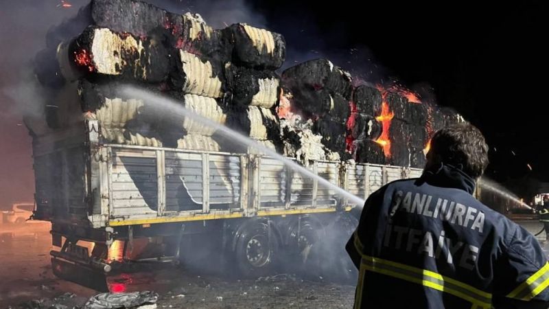 Yüz binlerce liralık pamuk kül oldu