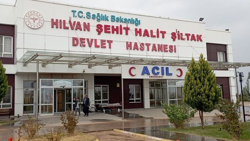 Fare zehri içtikleri iddia edilen kız öğrenciler hastanelik oldu
