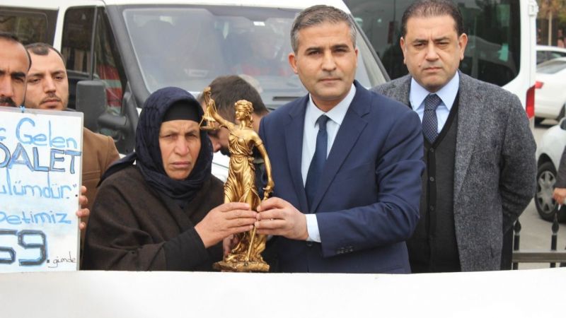 Emine Şenyaşar’a Adalet ödülü