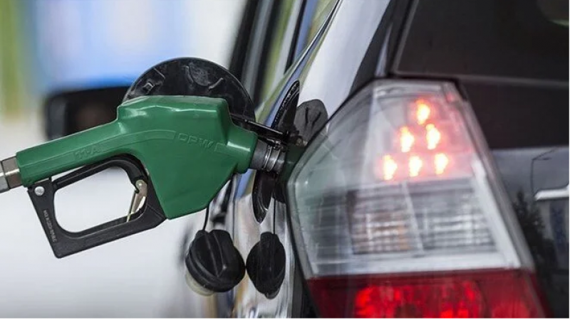 Benzine zam geldi