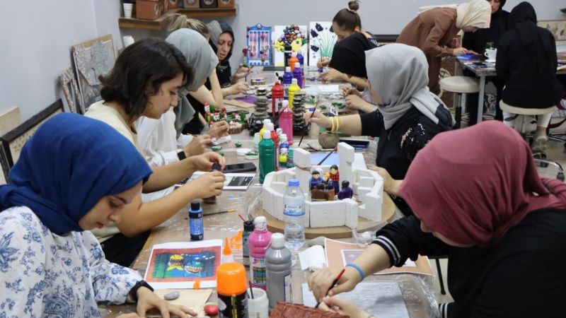 Kadınlar hem üretiyor hem de aile geçimini sağlıyor