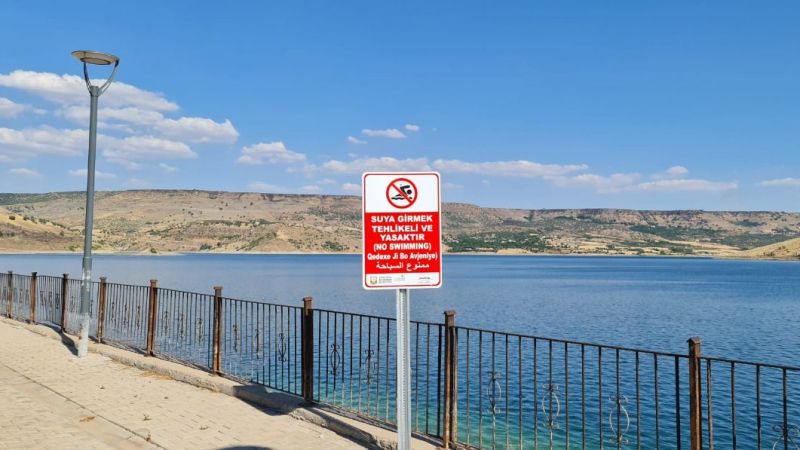 Büyükşehir’den boğulma vakalarına karşı 4 dilde uyarı levhası