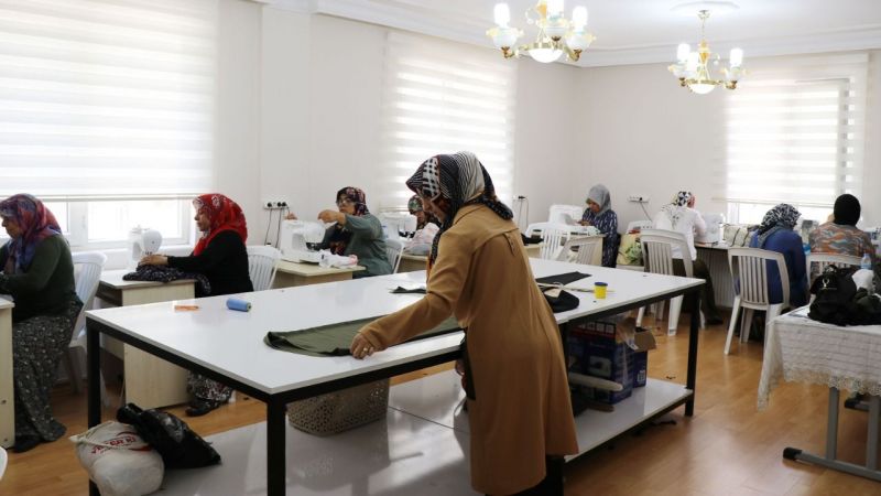 Kadınlara yönelik pozitif ayrımcılıklarını sürüyor
