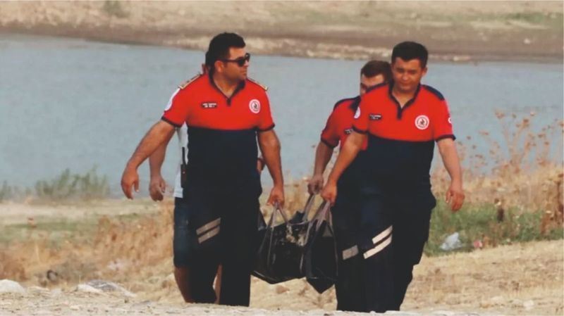 baraj gölüne düşen genç akıntıya kapıldı