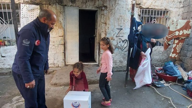 Urfa'da ihtiyaç sahibi ailelere gıda yardımı yapıldı