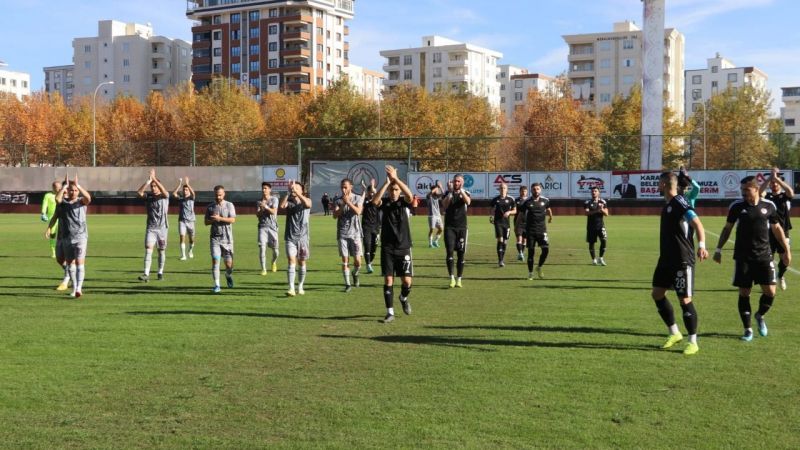 Karaköprü 3 puanı 3 golle aldı