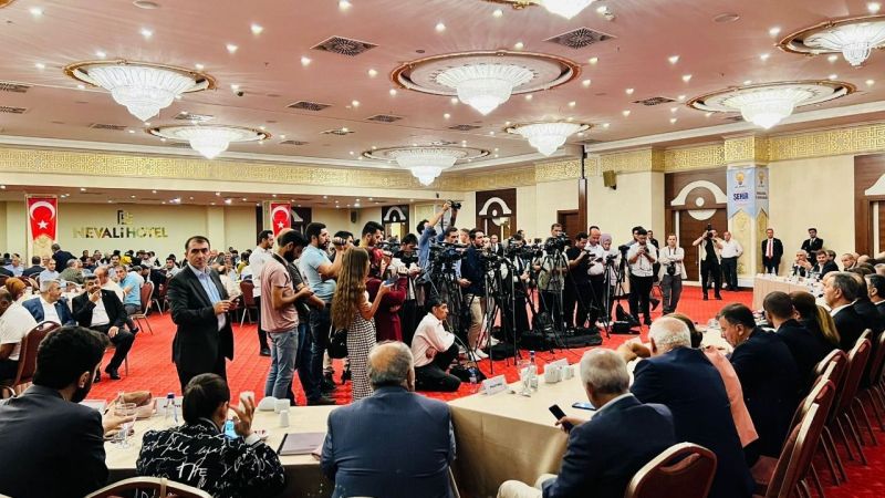 Çiftçiler Bakana yaklaşamadı
