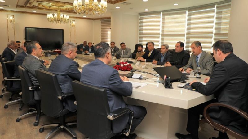 Vali Ayhan, Muhtarlarla bir araya geldi
