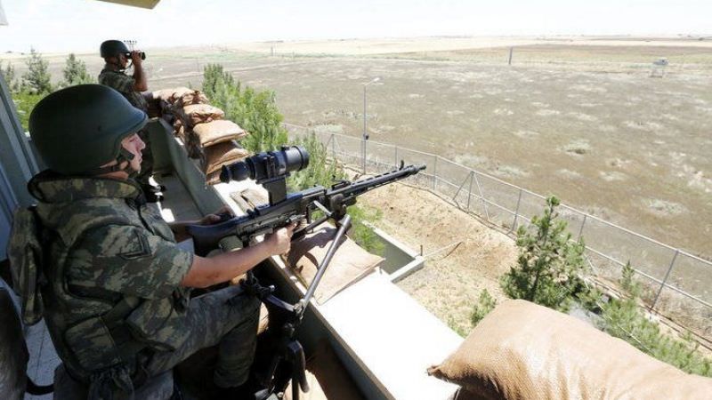 Akçakale'de sınır karakoluna saldırı: 2 asker yaralı