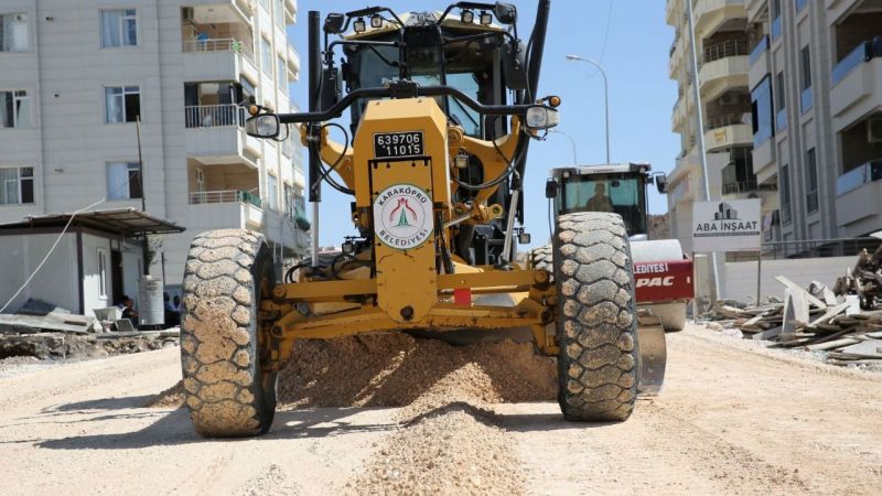 Karaköprü’de yol çalışma mesaisi sürüyor